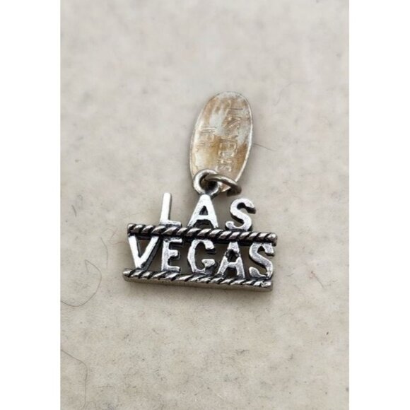925 Sterling Silver LAS VEGAS Charm - Stamped - Picture 1 of 2
